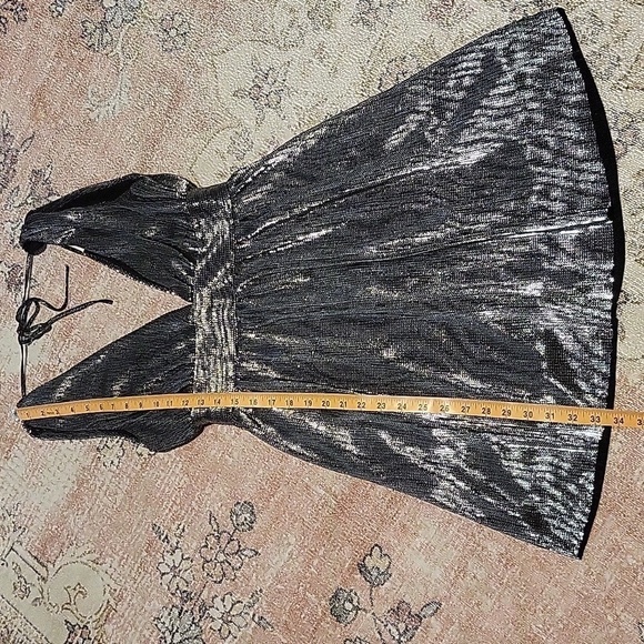 MNG Mango Textured Deep V Neck Pockets Lined Silver Metallic Mini Dress Sz 2 - Picture 14 of 16